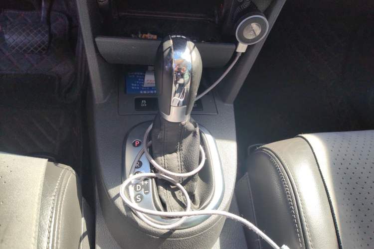 Used Volkswagen Touran 2015 1.4T DSG Comfort Edition 5 Seats Gear Lever