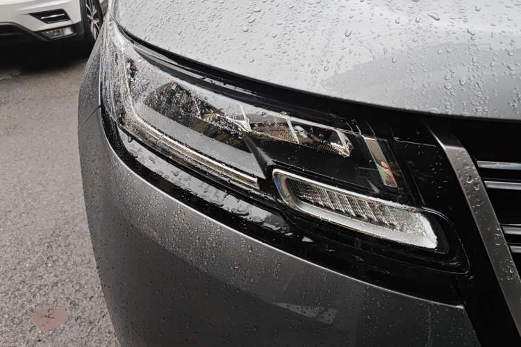 Used Land Rover Range Velar 2019 250 PS Right Front Headlight