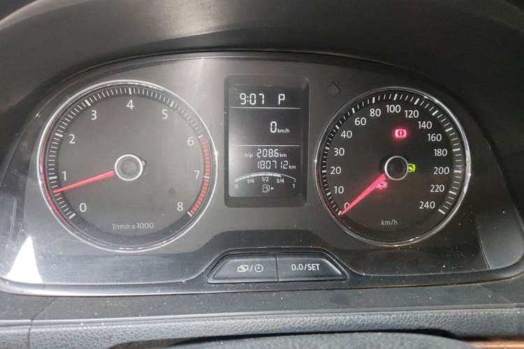 Used Volkswagen Lavida 2013 1.4TSI DSG Comfort Edition Odometer Close Up