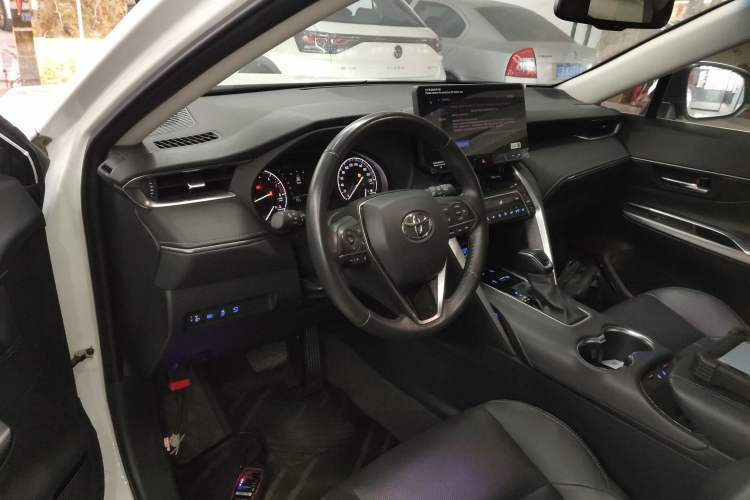 Used Toyota Harrier 2022 2.0L CVT Two-Wheel Drive Deluxe Edition