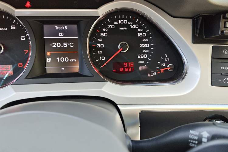 Used Audi A6L 2011 2.8 FSI Luxury Model
