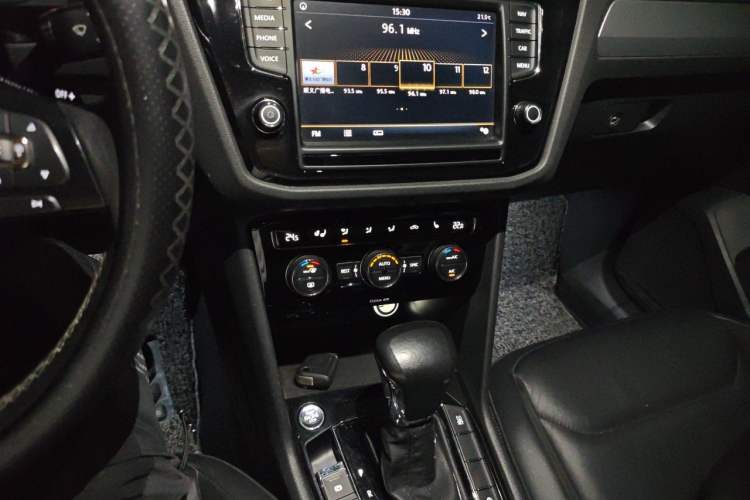 Used Volkswagen Tiguan L 2017 330TSI Automatic Two-Wheel Drive Luxury Edition
