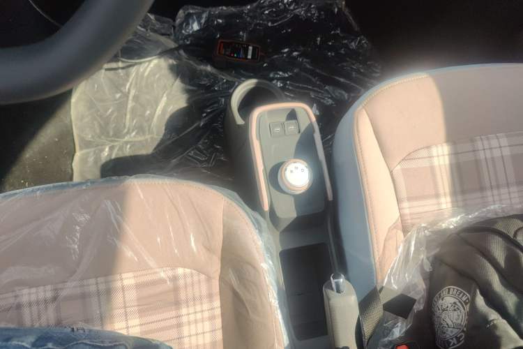 Used Chery QQ Ice Cream 2024 120km Milkshake Gear Lever