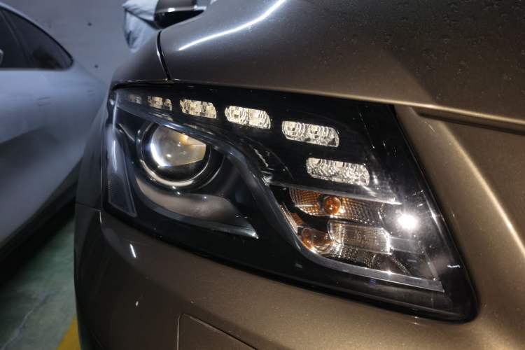 Used Audi Q5 2012 2.0TFSI Comfort Version Right Front Headlight