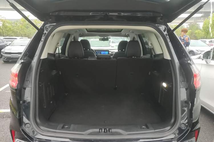 Used Ford Edge 2021 PLUS EcoBoost 245 Two-Wheel-Drive Platinum Edition 5 Seats