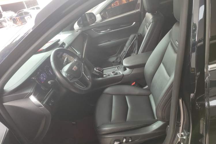 Used Cadillac XT5 2021 28T Luxury Model
