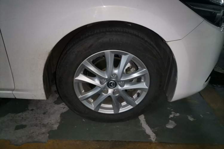 Used Mazda 3 Axela 2017 Sedan 1.5L Automatic Luxury Model China VI Standard
