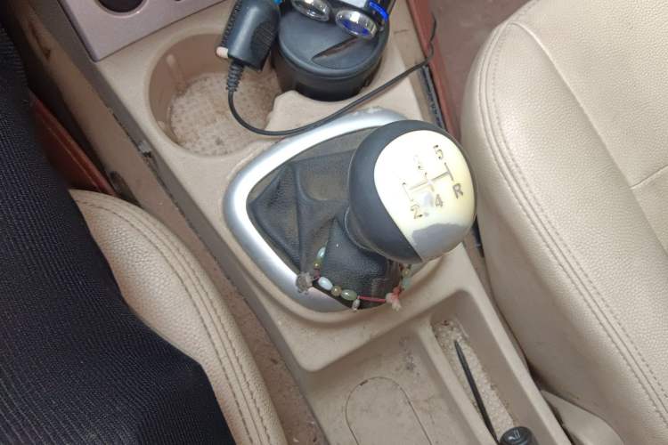 Used Dongfeng Fengon 2013 1.3L Manual Deluxe Edition DK13-08 Gear Lever