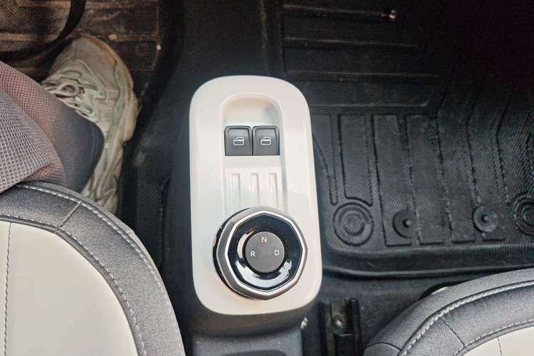 Used Geely Galaxy Panda 2025 210km Panda Rider Gear Lever