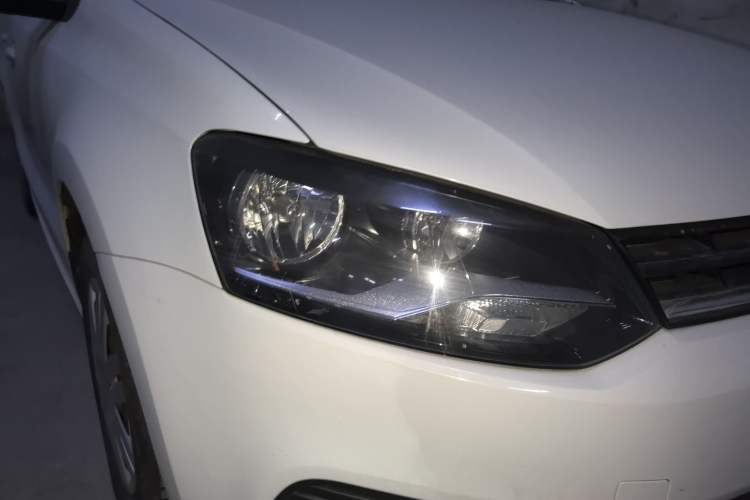 Used Volkswagen Polo 2016 1.4L Automatic Trendy Model Right Front Headlight