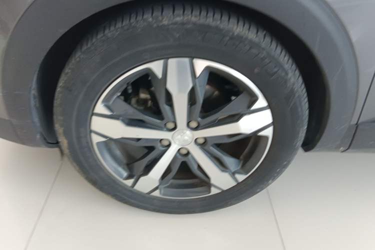 Used Peugeot 4008 2018 350THP Elite Edition Left Front Wheel Hub
