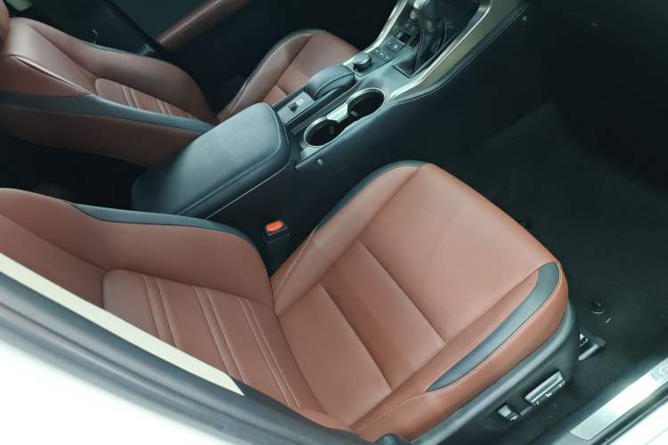 Used Lexus NX 2015 300h All-Wheel-Drive Fēngzhì Edition
