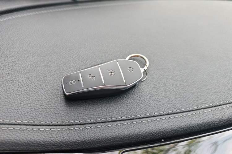 Used BYD Qin PLUS 2024 HONOR Edition DM-i 55KM Leading Model Vehicle Key