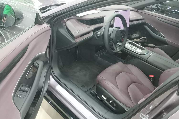 Used Xiaomi Auto SU7 2024 Rear-Drive Long-Range Intelligent Driving Version Driver Seat