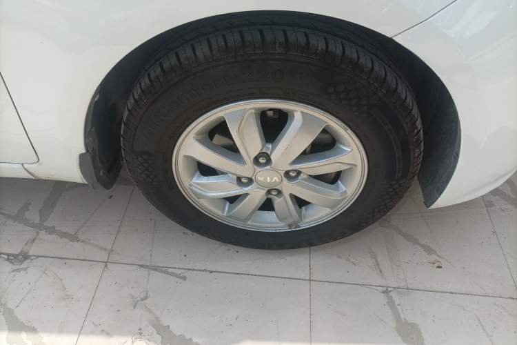 Used Kia K2 2015 Hatchback 1.4L AT GLS Cool Edition
