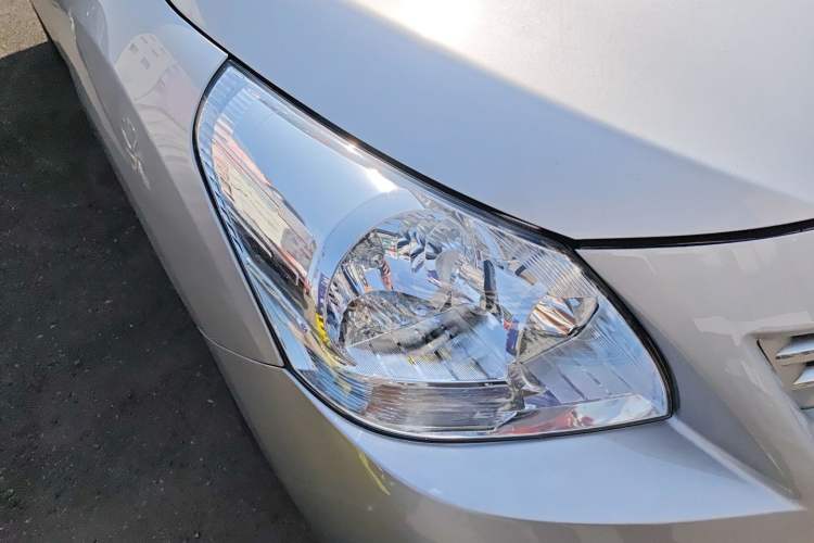 Used Toyota Verso 2014 Starlight 180E CVT Elite Edition Right Front Headlight