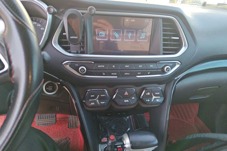 Used GAC Trumpchi GS4 2015 200T G-DCT Luxury Edition Audio And AC Panel