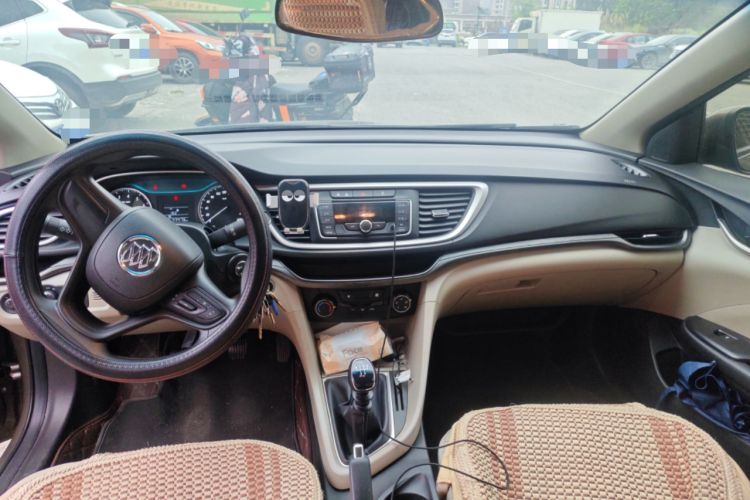 Used Buick GT 2017 15N Manual Entry-Level Trim Center Console