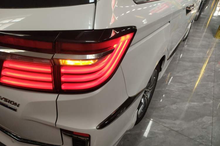 Used Honda Elysion 2019 2.0L Hybrid Luxury Edition