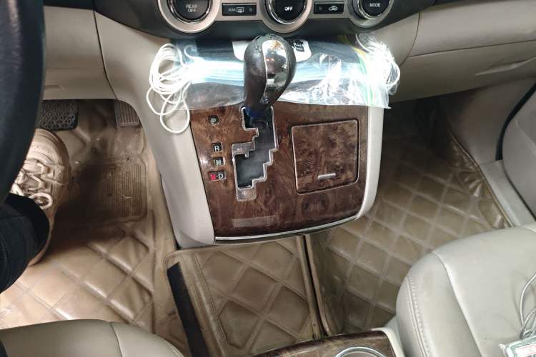 Used Mazda 8 2011 2.3L Ultimate Edition Gear Lever