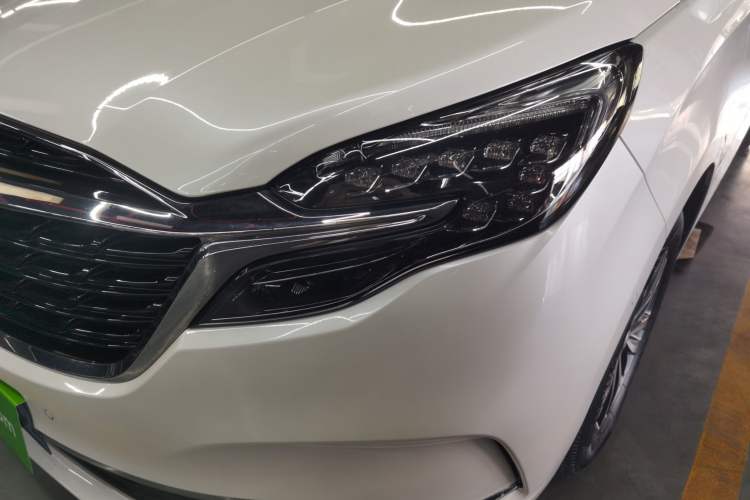 Used Buick GL8 2022 ES Landtrek 653T Luxury Edition