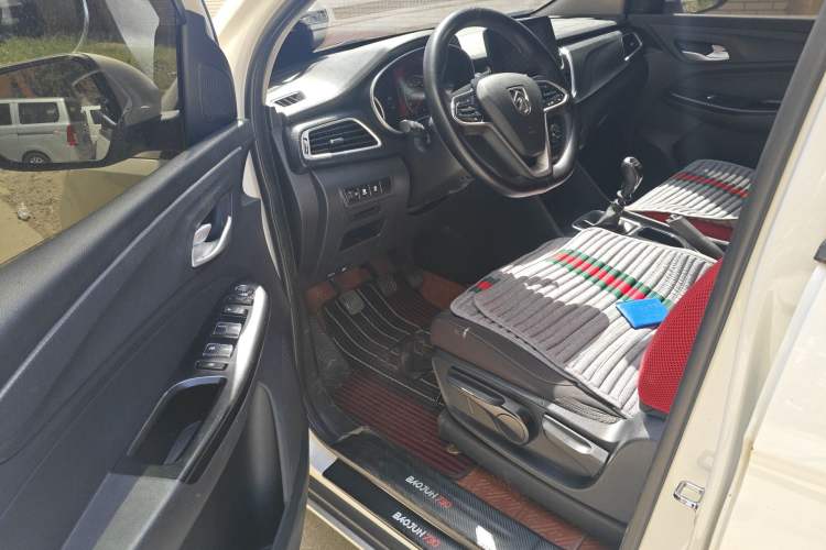 Used Baojun 730 2021 1.5L Manual Fashion Version 7 Seats