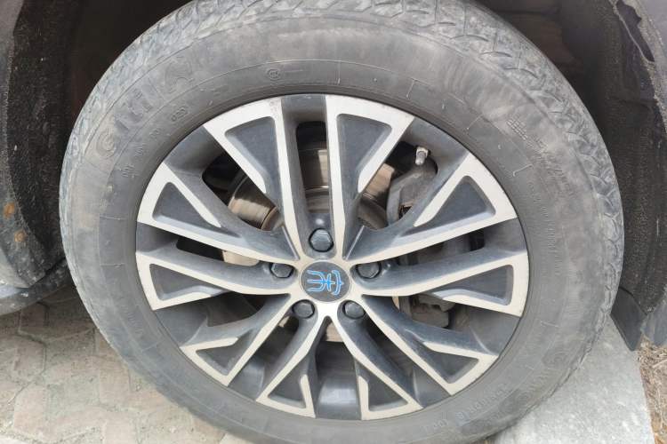 Used BYD Song New Energy 2017 Song DM 1.5TID All-Wheel Drive Luxury Model
