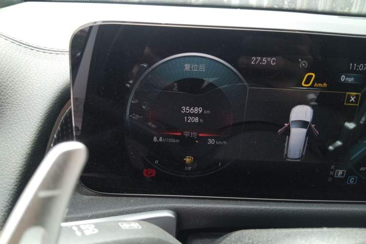 Used Mercedes-Benz GLB 2022 Refresh GLB 200 Dynamic Edition Odometer Close Up