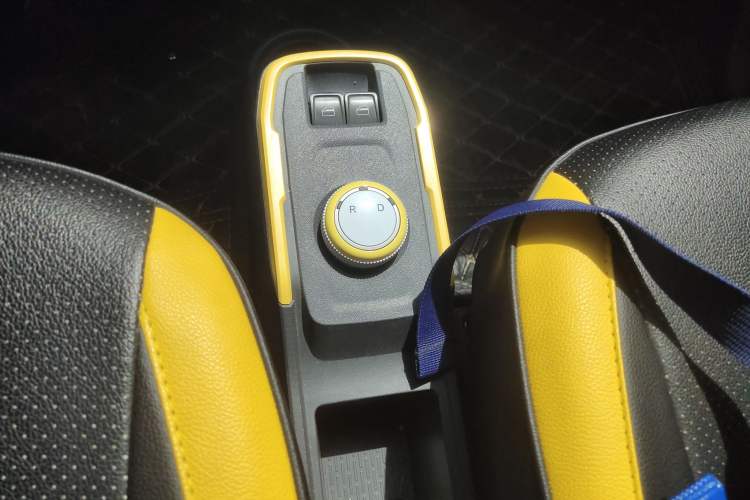 Used Chery New Energy QQ Ice Cream 2022 170km Sundae Phosphate Lithium-Ion