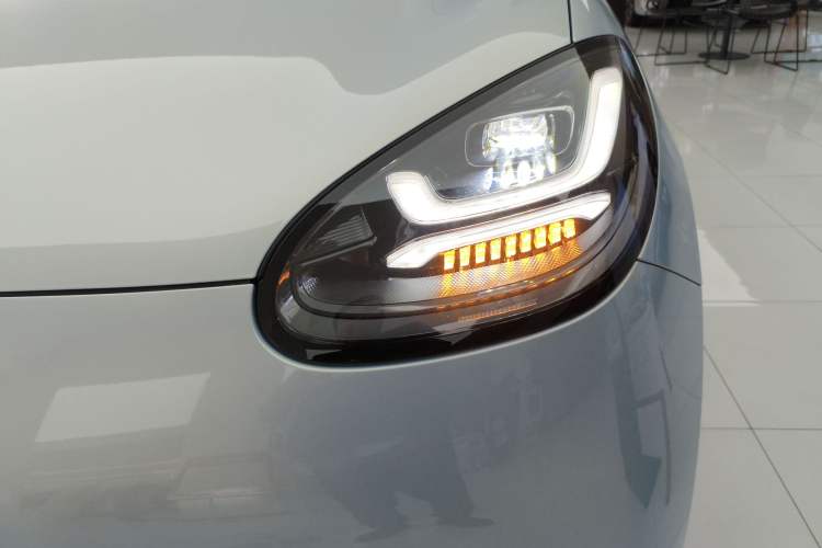 Used Wuling Bingo 2025 333 km Lingxi Deluxe Edition Left Front Headlight