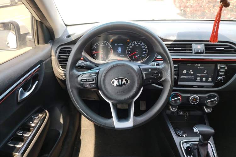 Used Kia KX Cross 2017 1.4L AT GLS Steering Wheel