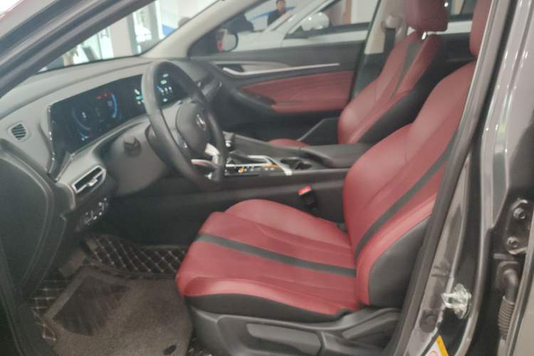 Used Changan Eado 2021 PLUS Blue Whale NE 1.4T GDI DCT Prestige Model
