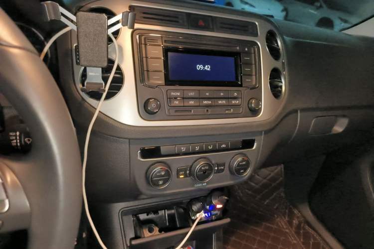 Used Volkswagen Tiguan 2017 300TSI Automatic Two-Wheel Drive Silk Road Comfort Edition Audio And AC Panel