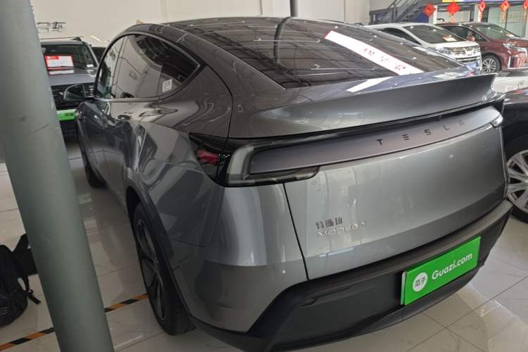 Used Tesla Model Y 2025 Rear-Wheel Drive First Edition Rear Left 45 Deg