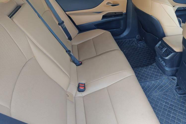 Used Lexus ES 2022 200 Excellence Edition
