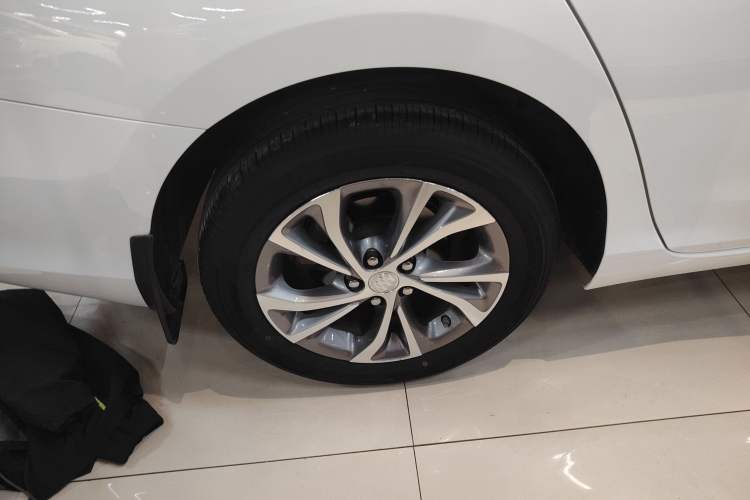 Used Buick Verano 2023 Pro Enjoyment Edition Right Rear Wheel Hub