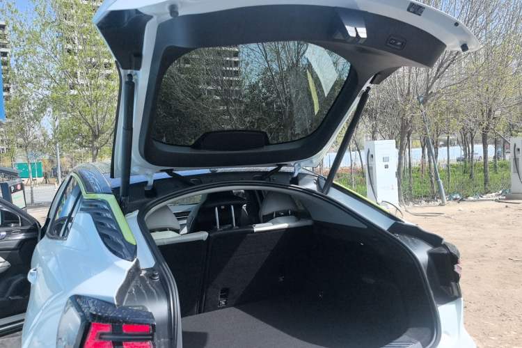 Used Lynk & Co 05 2022 2.0T Two-Wheel Drive Shine Halo
