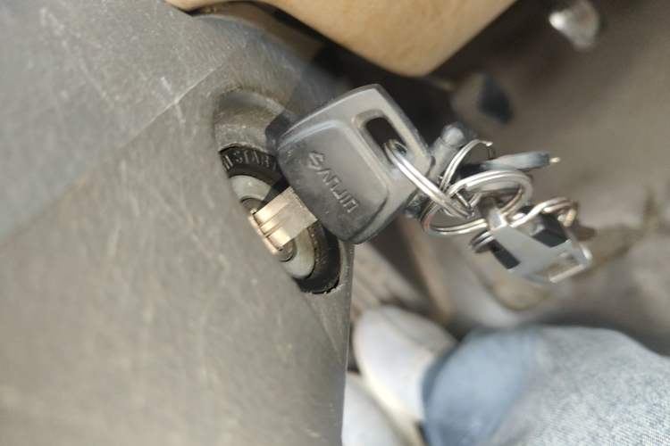 Used BAIC Weiwang 306 2011 1.3L Comfort version 7 seats Vehicle Key