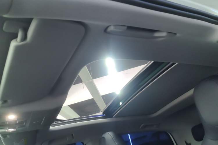 Used Volkswagen Tharu 2025 NewRui 300TSI Prestige Edition Headliner