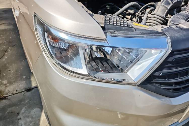 Used Wuling Hongguang V 2019 1.5L Base Version China VI LAR