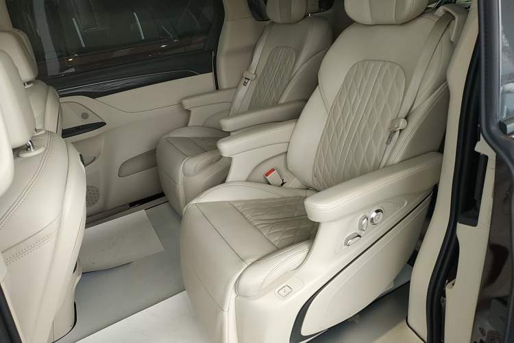 Used Buick GL8 2020 Avenir Avia Six-Seat Deluxe Edition
