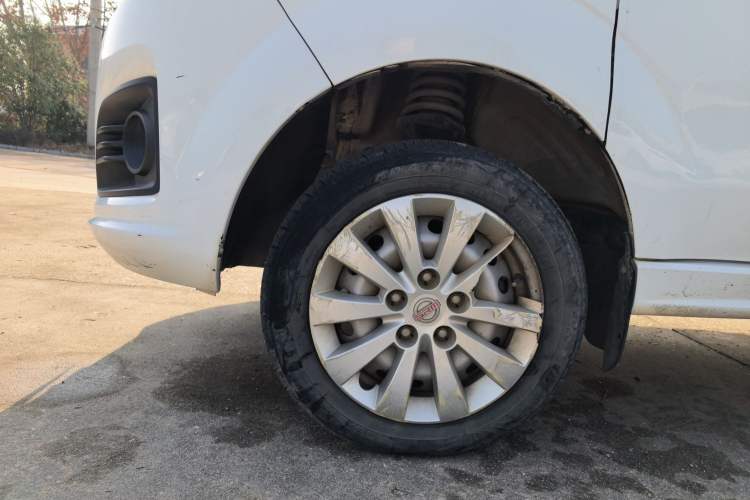 Used Jinbei Gold Hiace M Classic 2022 1.5L Engineering Lion Passenger Vehicle 5 Seats