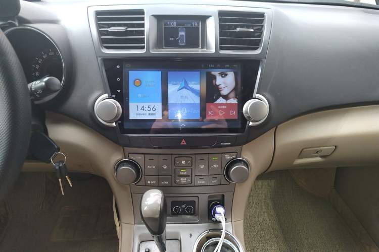 Used Toyota Highlander 2012 2.7L Two-Wheel Drive 7-Seater Luxury Edition
