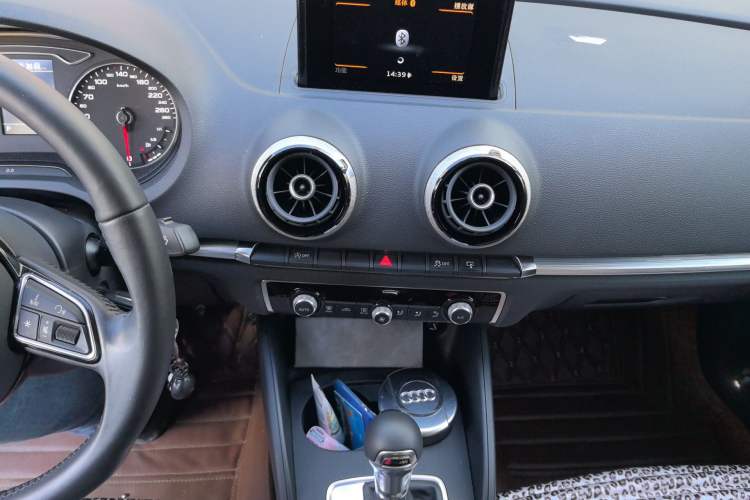 Used Audi A3 2014 Limousine 40 TFSI S line Comfort Model
