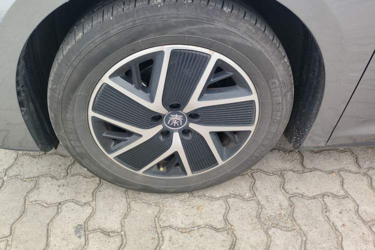 Used BYD Qin L 2024 DM-i 80KM Beyond Model Left Front Wheel Hub