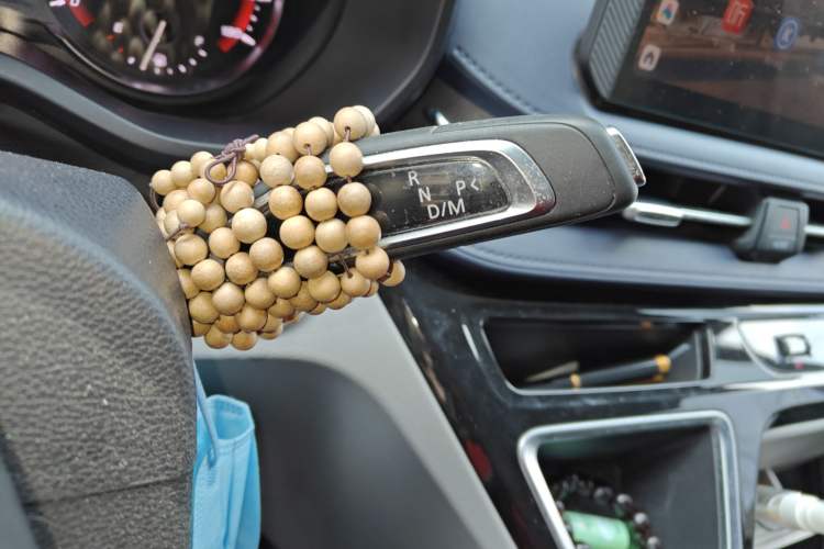 Used SAIC MAXUS Xintu V90 2024 ZhiJie 2.0T Automatic Front-Wheel-Drive Short Wheelbase Mid-Height Design with Single Rear Tire—5/6 Seater
