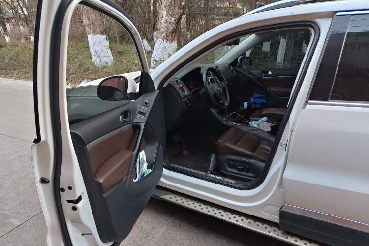 Used Volkswagen Tiguan 2015 2.0 TSI Automatic All-Wheel Drive Luxury Edition
