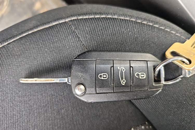 Used Peugeot 301 2018 1.6L Manual Comfort Edition Vehicle Key