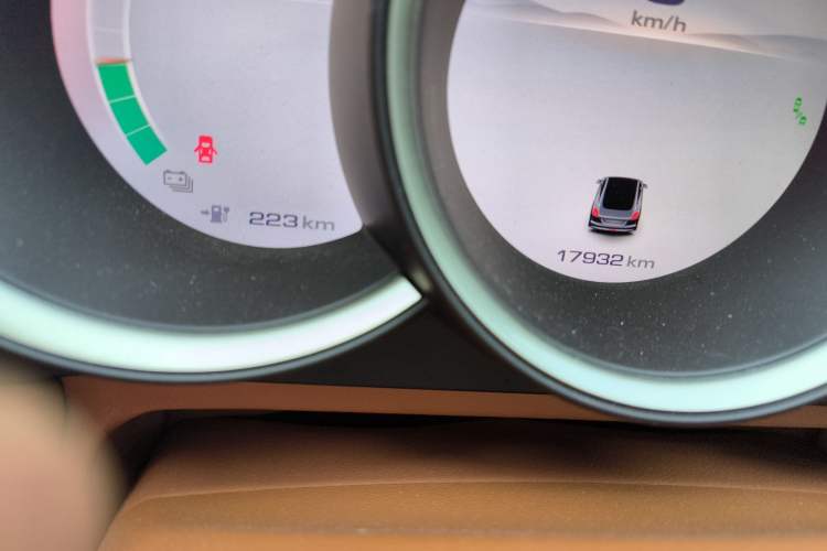 Used ORA Lightning Cat 2022 555 km Luxury Edition