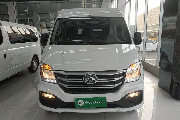 Used SAIC MAXUS Xintu V80 2025 Value Edition Aoyuntong 2.0T Manual Short Wheelbase Mid-Height 127 Ps 5/6 Seats Front